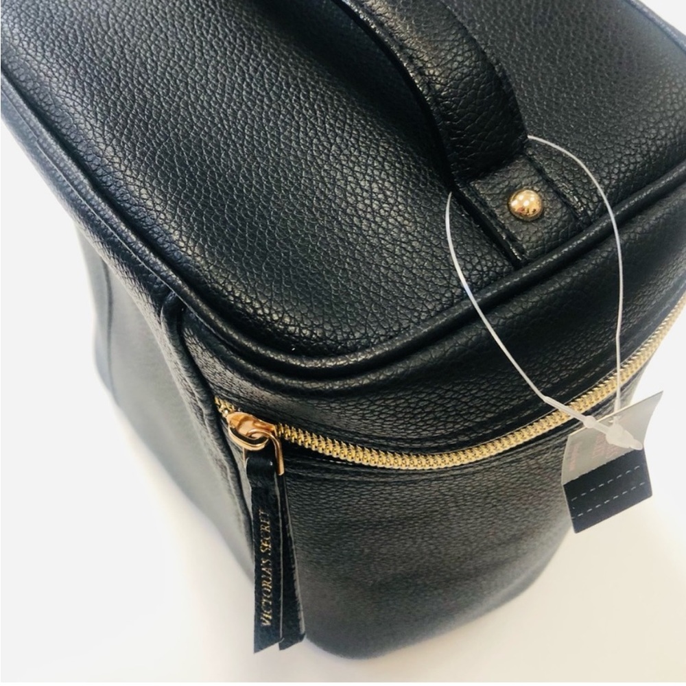 NWT VS Black Cosmetic Case - Picture 6 of 8